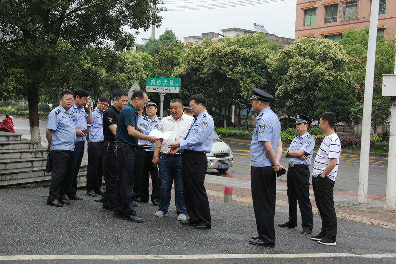 市公安局常務副局長李長躍來天辰娱乐 檢查政治安全工作